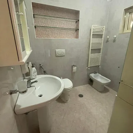 Hele L'angolo Di Elena Bari